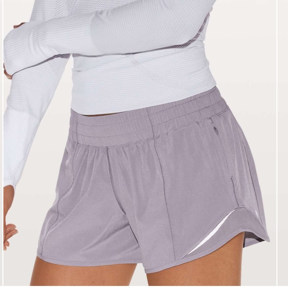 Lululemon Hotty Hot Short II *4-in* size 4, dusty dawn